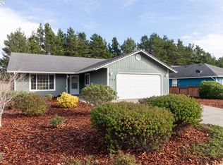 116 Park Village Loop, Florence, OR 97439