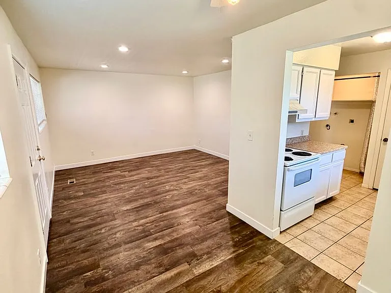 8287 S. Ivy Drive — Photo 4