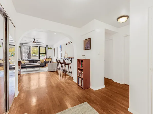 2860 Bailey Avenue image 8 of 19