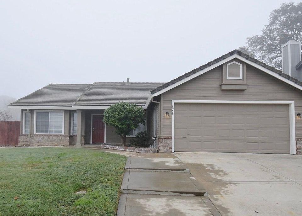 1st image of 174 S Emerald Oak Dr