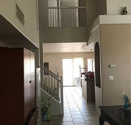 4th image of 8769 Country View Ave