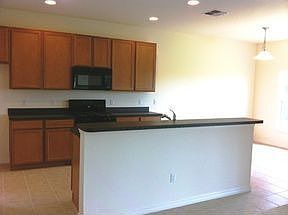 4th image of 127 Gladesdown Ct