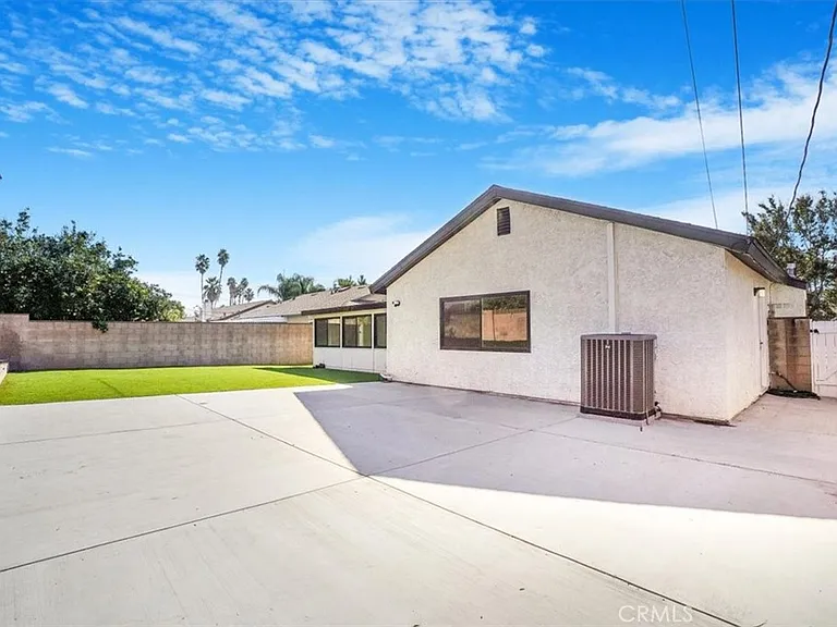 16329 Napa St — Photo 37