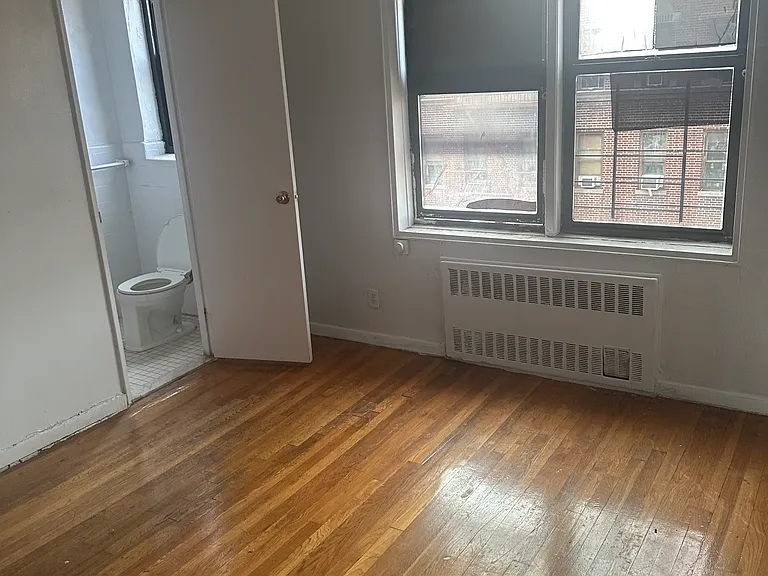 2774 Marion Ave — Photo 9