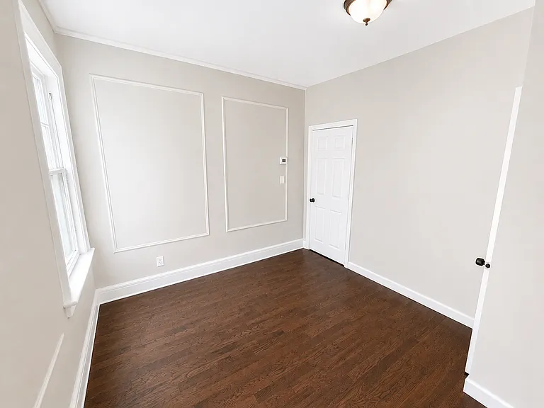 13-15 McKay Ave #2L — Photo 14