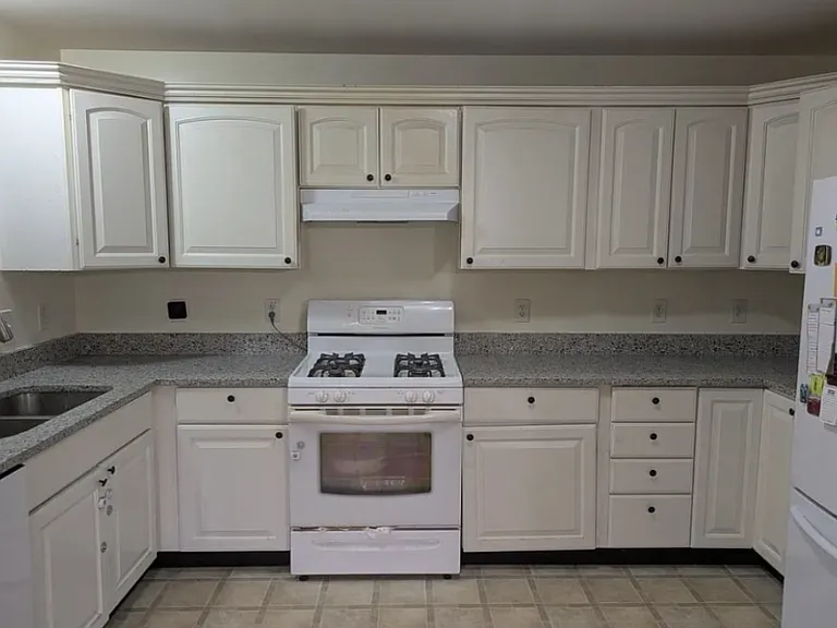 37 Glen Ave #20 — Photo 4