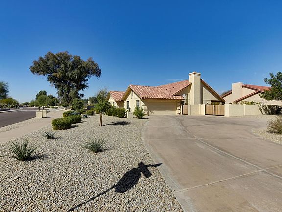 Side entry garage and RV parking