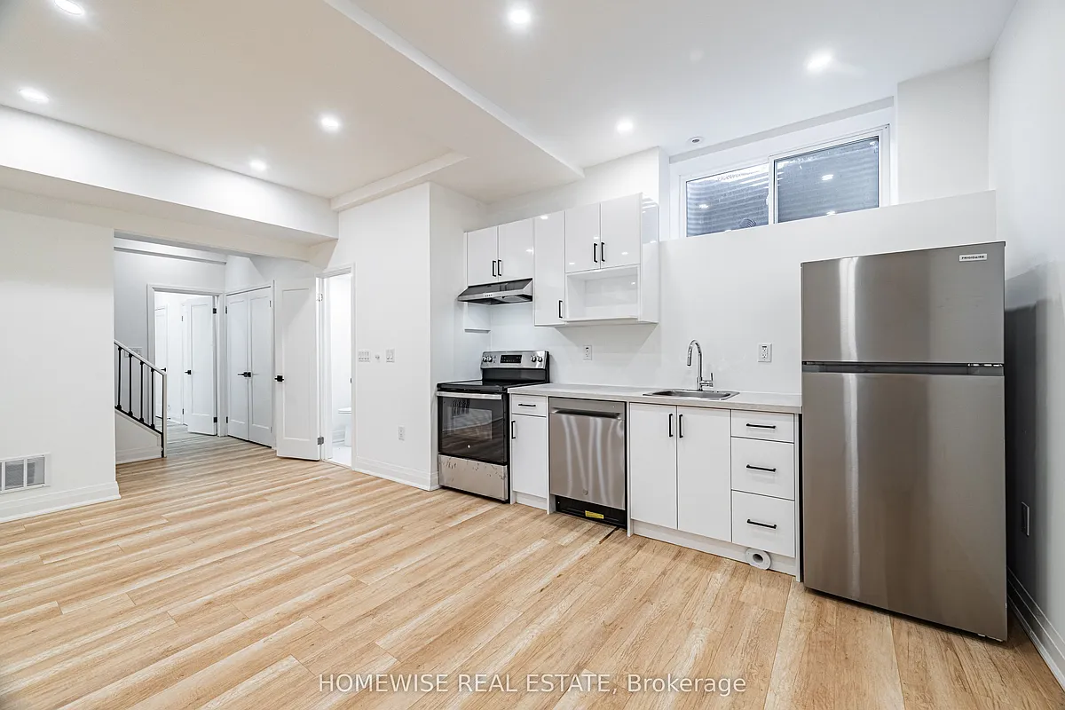 Building Photo - 11 Craig Cres #LOWER