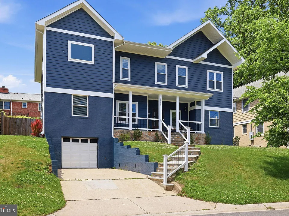 7121 W Greenvale Pkwy