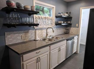 1548 Willis St, Redding, CA 96001