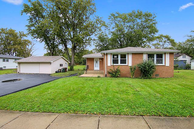 1st image of 15737 Le Claire Ave