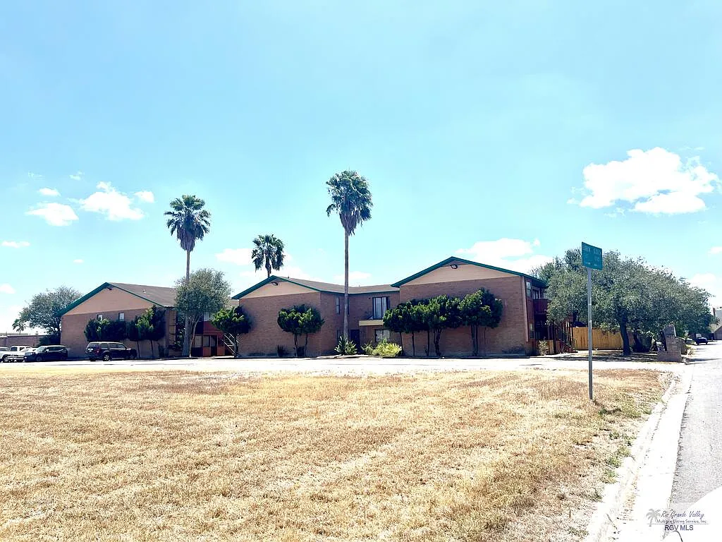 2 bed, 1.0 bath, 900 sqft, $600 — Photo 1