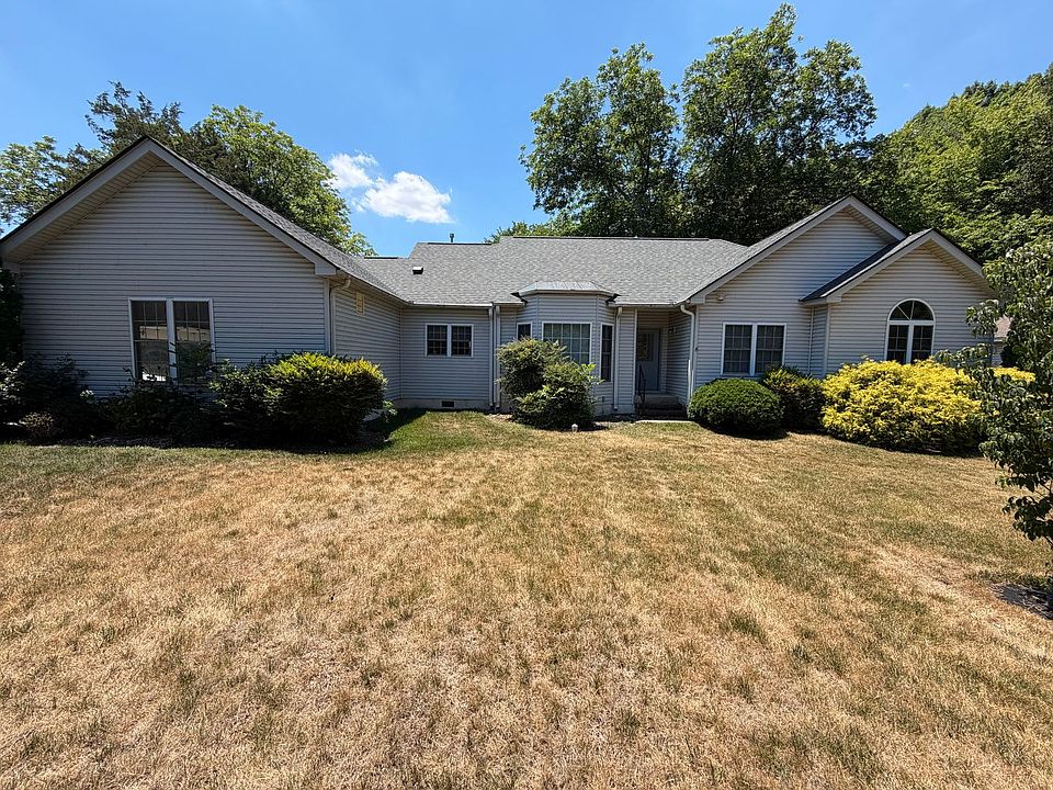 1st image of 102 Sunset Dr