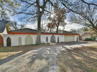 8216 Golden Oaks Rd, Oklahoma City, OK 73127
