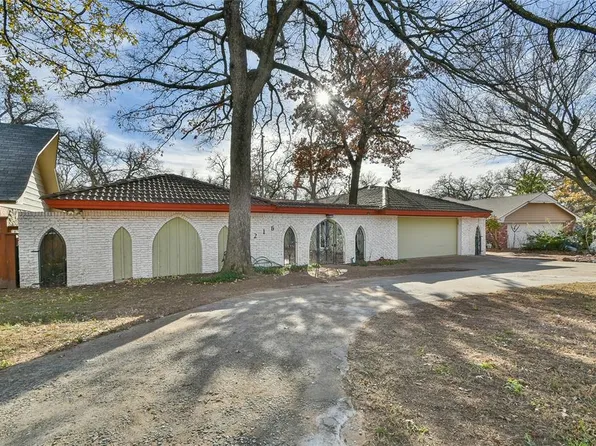 8216 Golden Oaks Rd, Oklahoma City, OK 73127