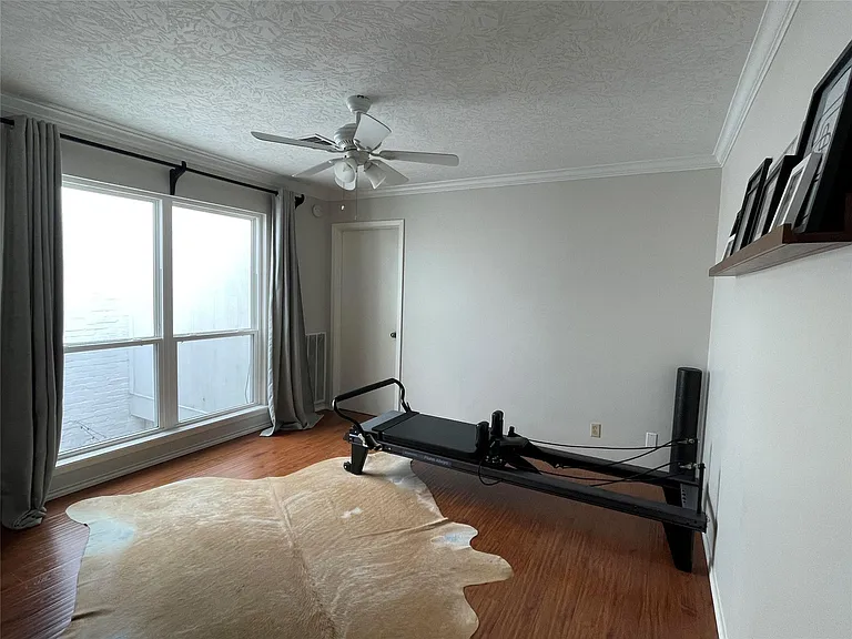 4523 Acacia St — Photo 6