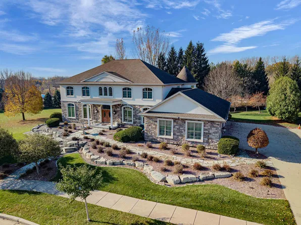 6425 N Smoketree Pass, Appleton, WI 54913