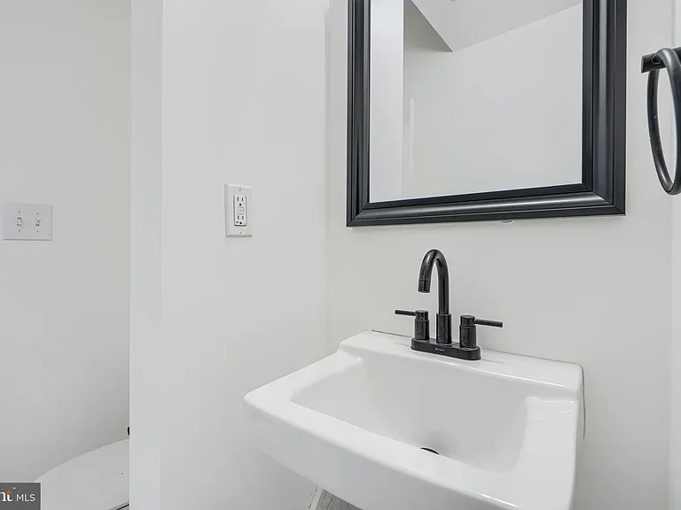 7 Carrollton Ave — Photo 27