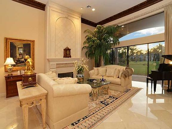 Home For Sale In Broken Sound