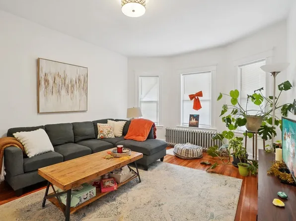 39 Champney St #1, Brighton, MA 02135