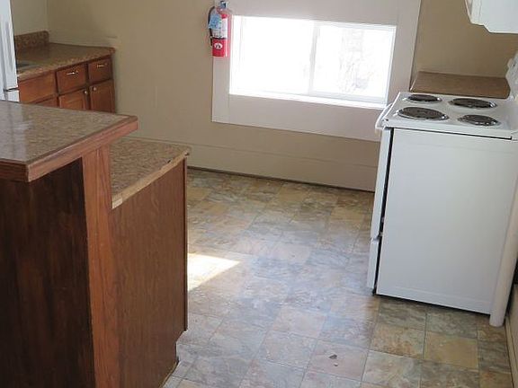 3rd image of 313 7th St S #313