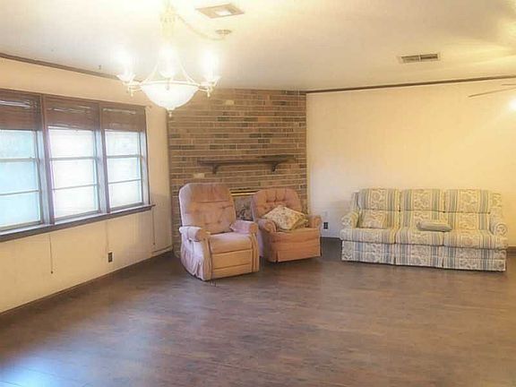 3rd image of 3413 Stoulig Dr