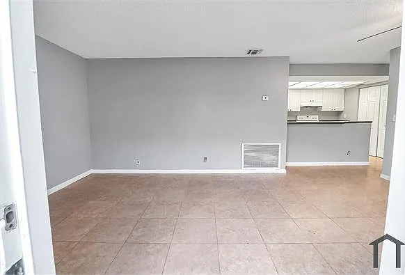 6545 Harbour Rd — Photo 2