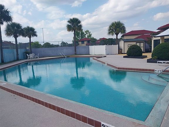 4th image of 469 Hunter Cir