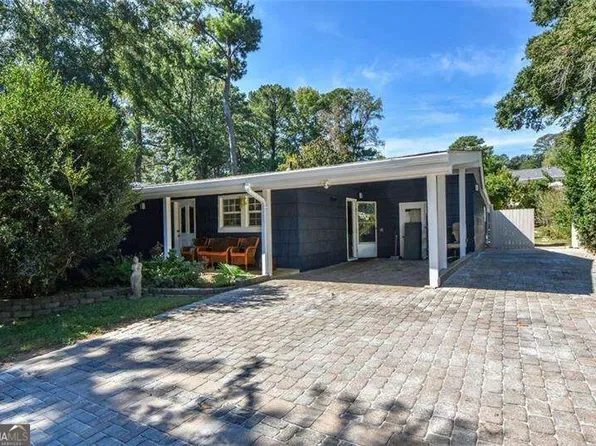 6810 Sunny Brook Ln, Sandy Springs, GA 30328