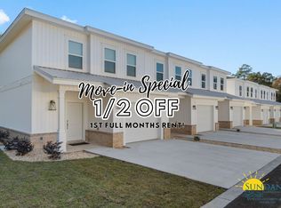 521 Hill Ln, Niceville, FL 32578