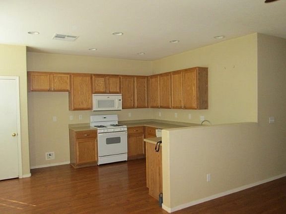 4th image of 651 Marlberry Pl