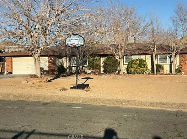 16469 Chippewa Rd, Apple Valley, CA 92307