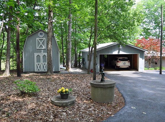 3rd image of 337 Hideaway Pl