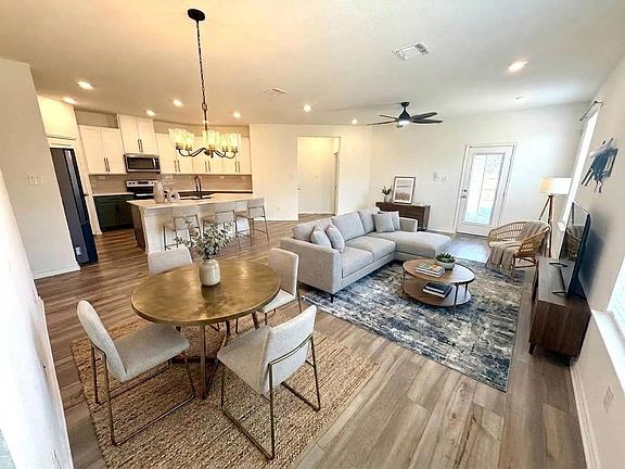 2nd image of 4015 Casita Mia St