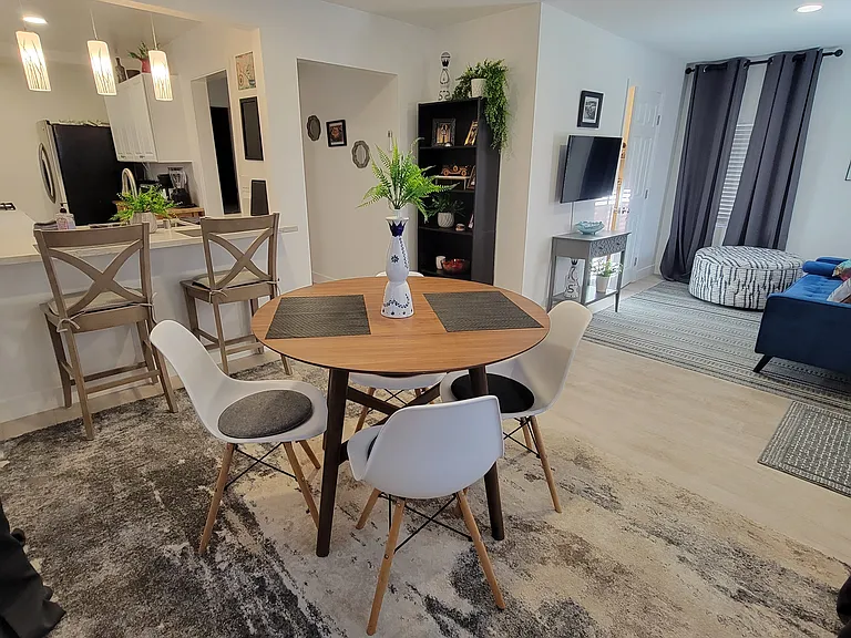 1232 N June St #B — Photo 12