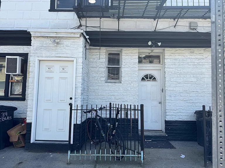 34 Coles St #2A — Photo 2