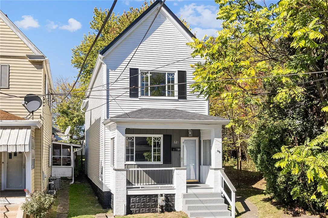 121 Woodland Ave photo 1