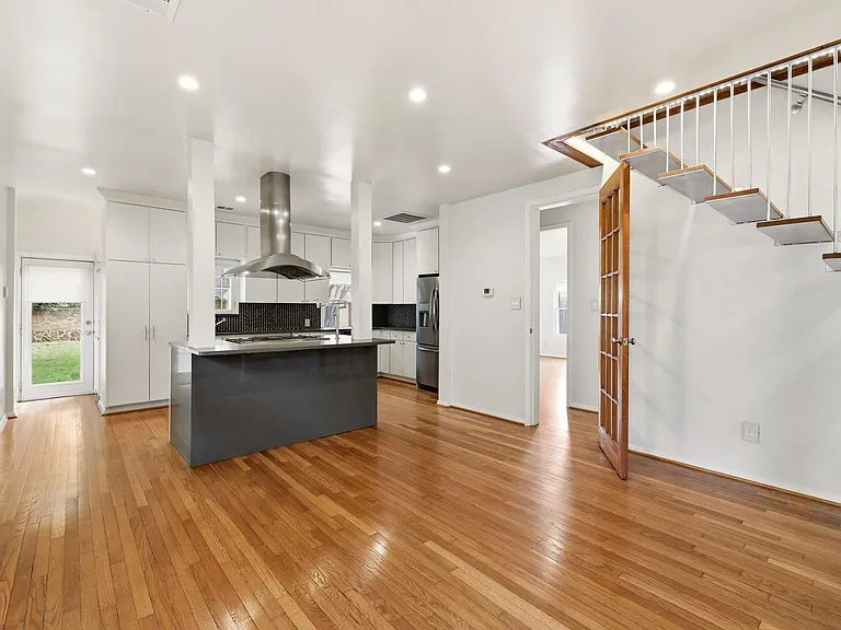 825 Thomasson Dr — Photo 8
