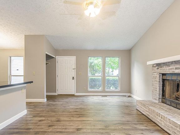 2nd image of 7668 Heathside Ct
