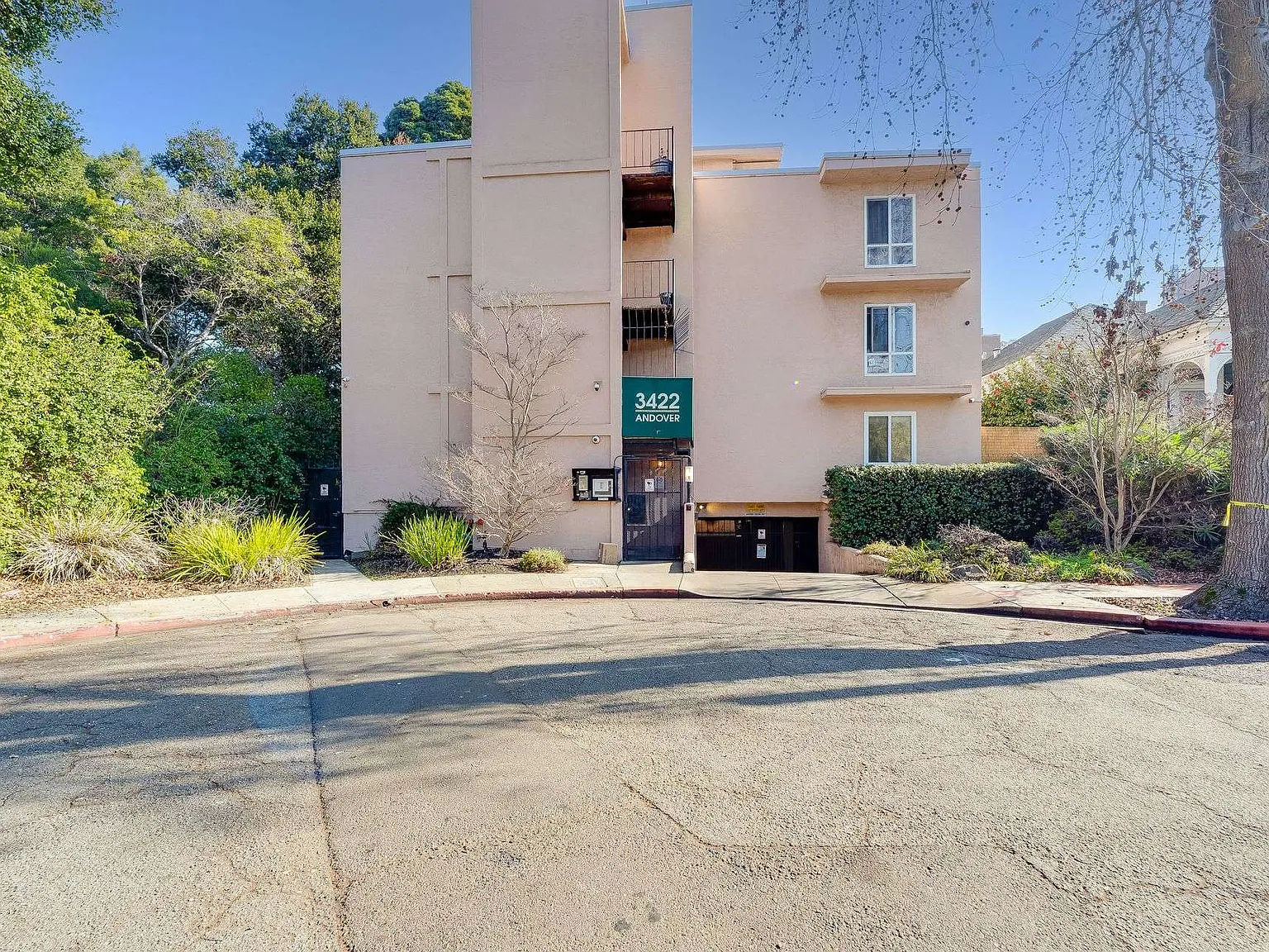 1 bed, 700 sqft, $1,700 — Photo 1