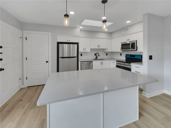 4512 Jefferson St APT 9, Kansas City, MO 64111