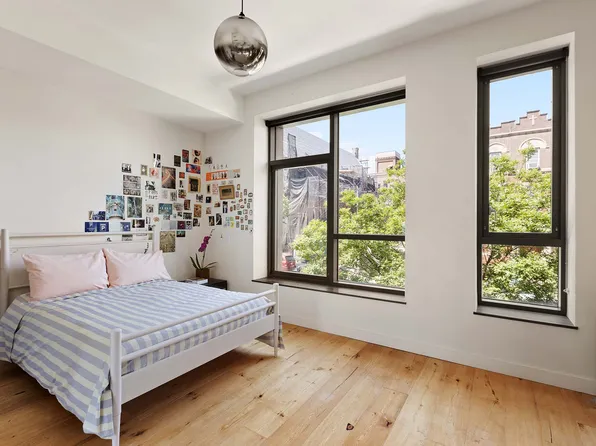 27 Clermont Avenue image 14 of 18