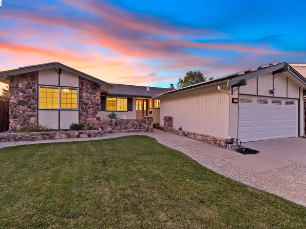 3325 Hudson Pl, Fremont, CA 94536