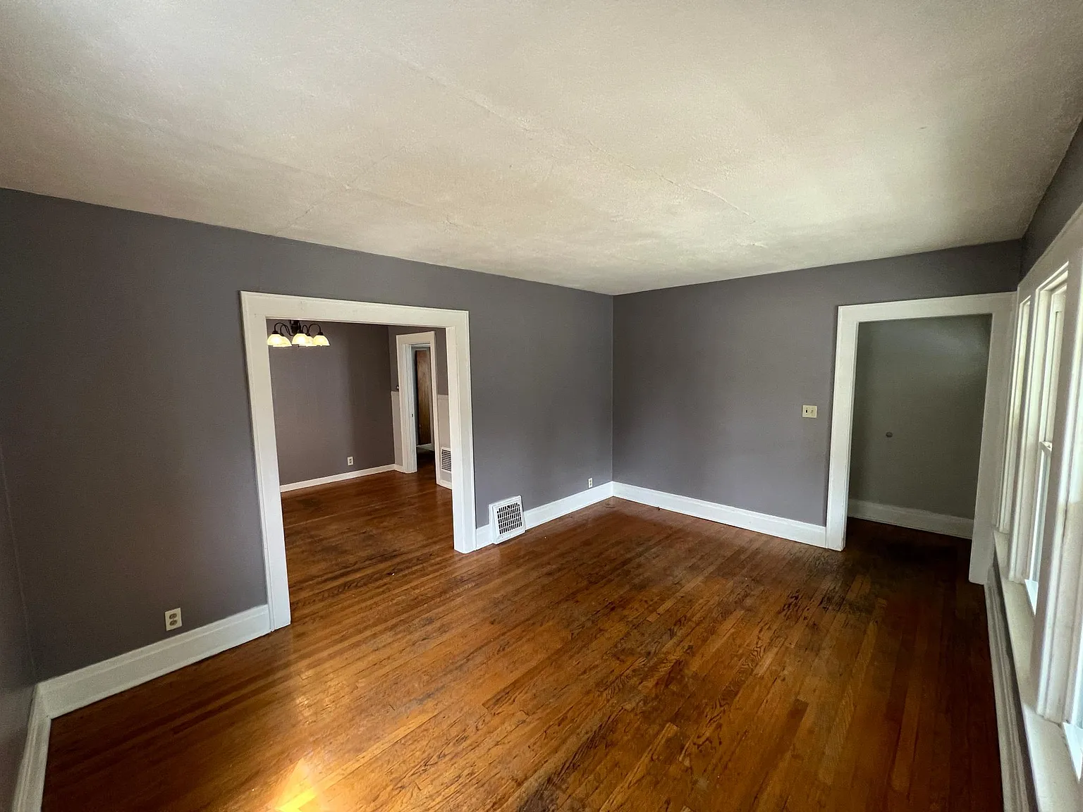 707 Dewitt St — Photo 2