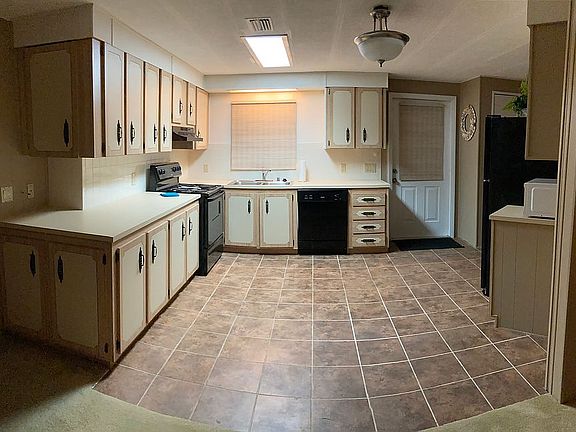 5th image of 3300 Catbird Ln