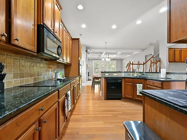 1151 Gateview Dr — Photo 5