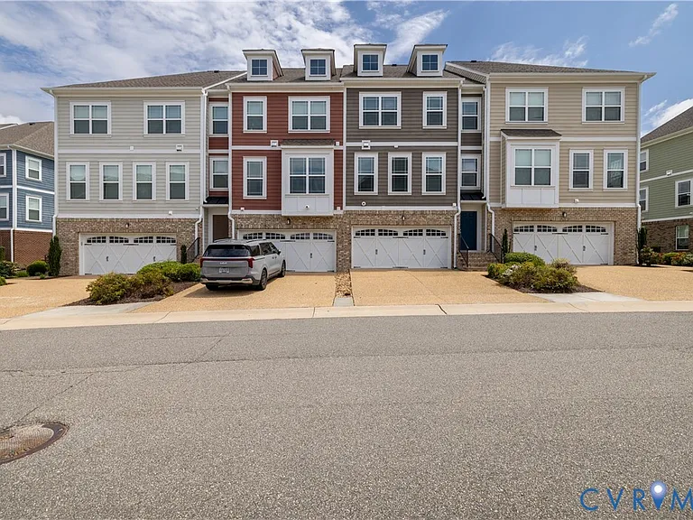 11443 Hayloft Ln — Photo 2
