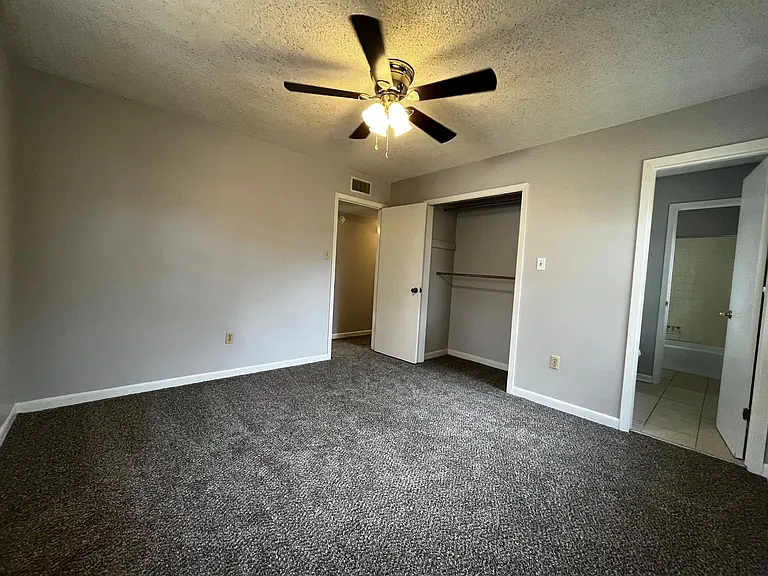 120 Western Hills Dr — Photo 9