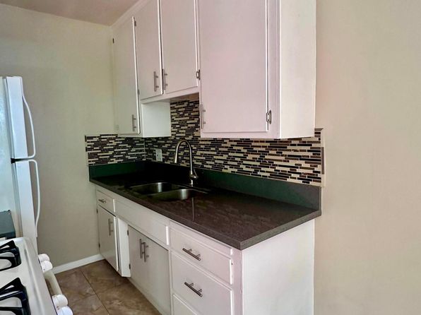 445 Cedar Ave APT 12