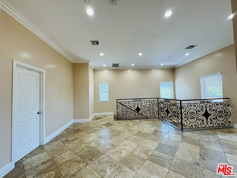 7347 Dinwiddie St — Photo 27